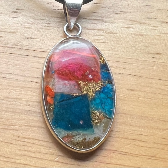 New Spiny Oyster Acrylic Silver Overlay Pendant Necklace With Cord - Picture 5 of 5